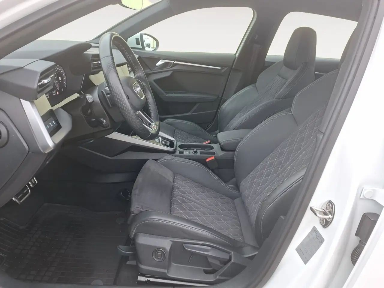 Audi A3 Sportback 30 TFSI basis S-Line AHK RFK ACC 8