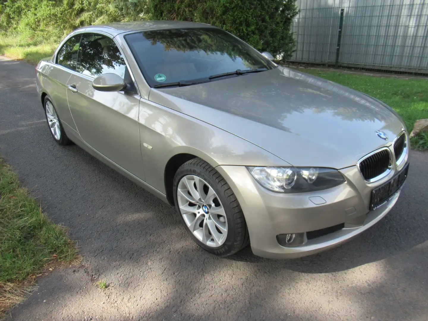 BMW 320 i Cabrio Schalter/Klima/Leder/48 Tkm... Grau - 2