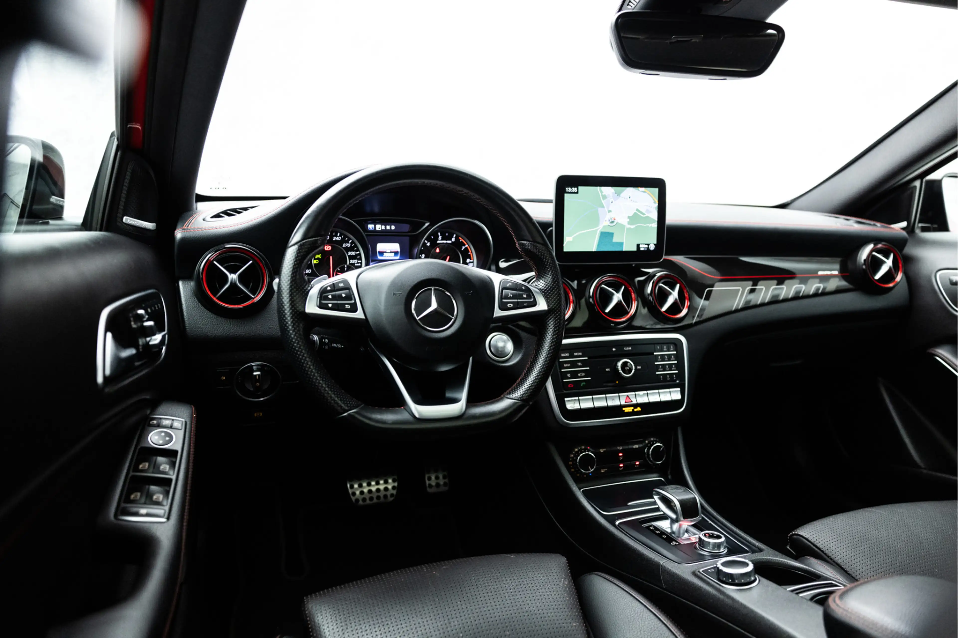 Mercedes-Benz GLA 45 AMG 4MATIC 381 PK Premium+ | Pano | Sportuitlaat | Mem — photo 15