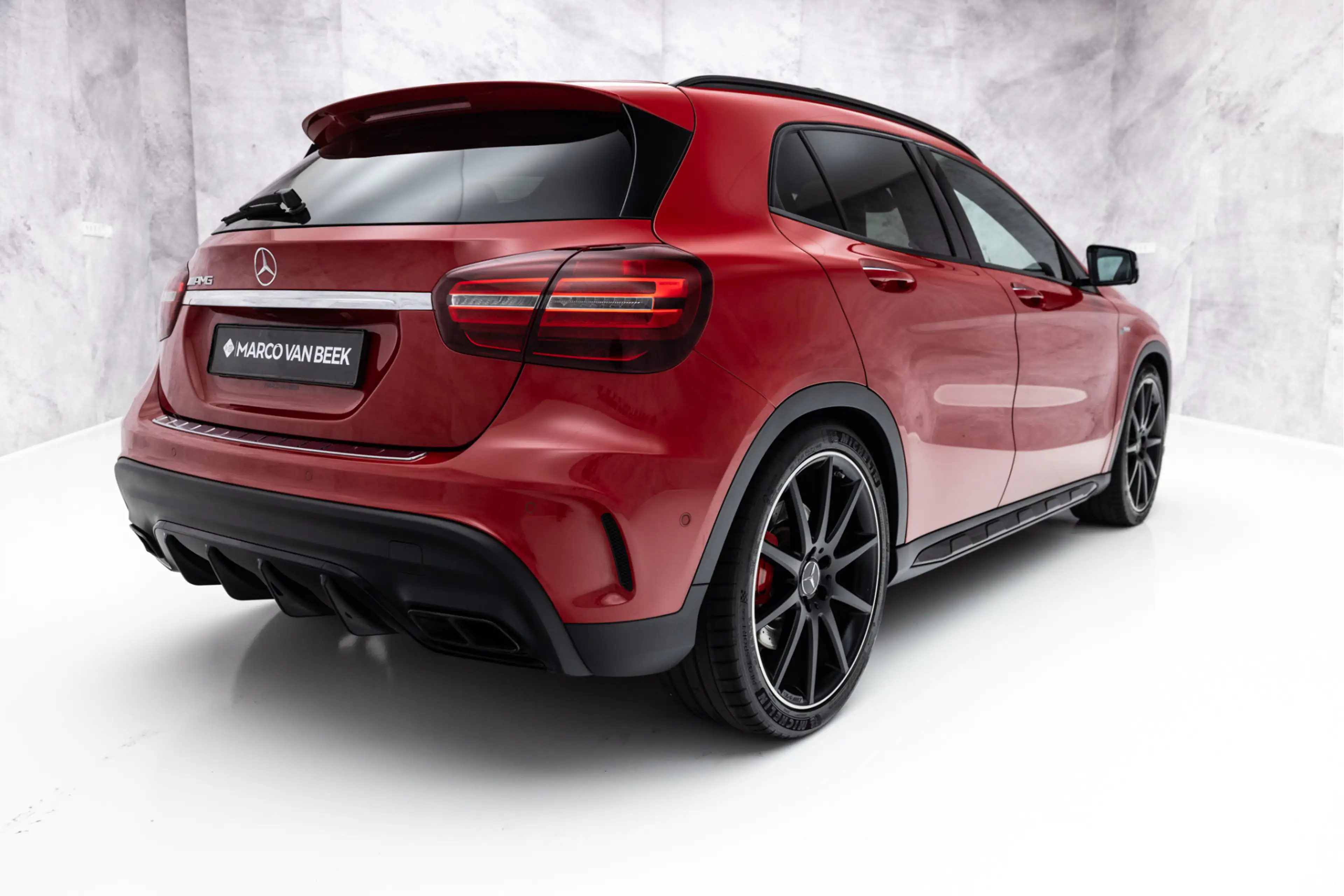 Mercedes-Benz GLA 45 AMG 4MATIC 381 PK Premium+ | Pano | Sportuitlaat | Mem — photo 2