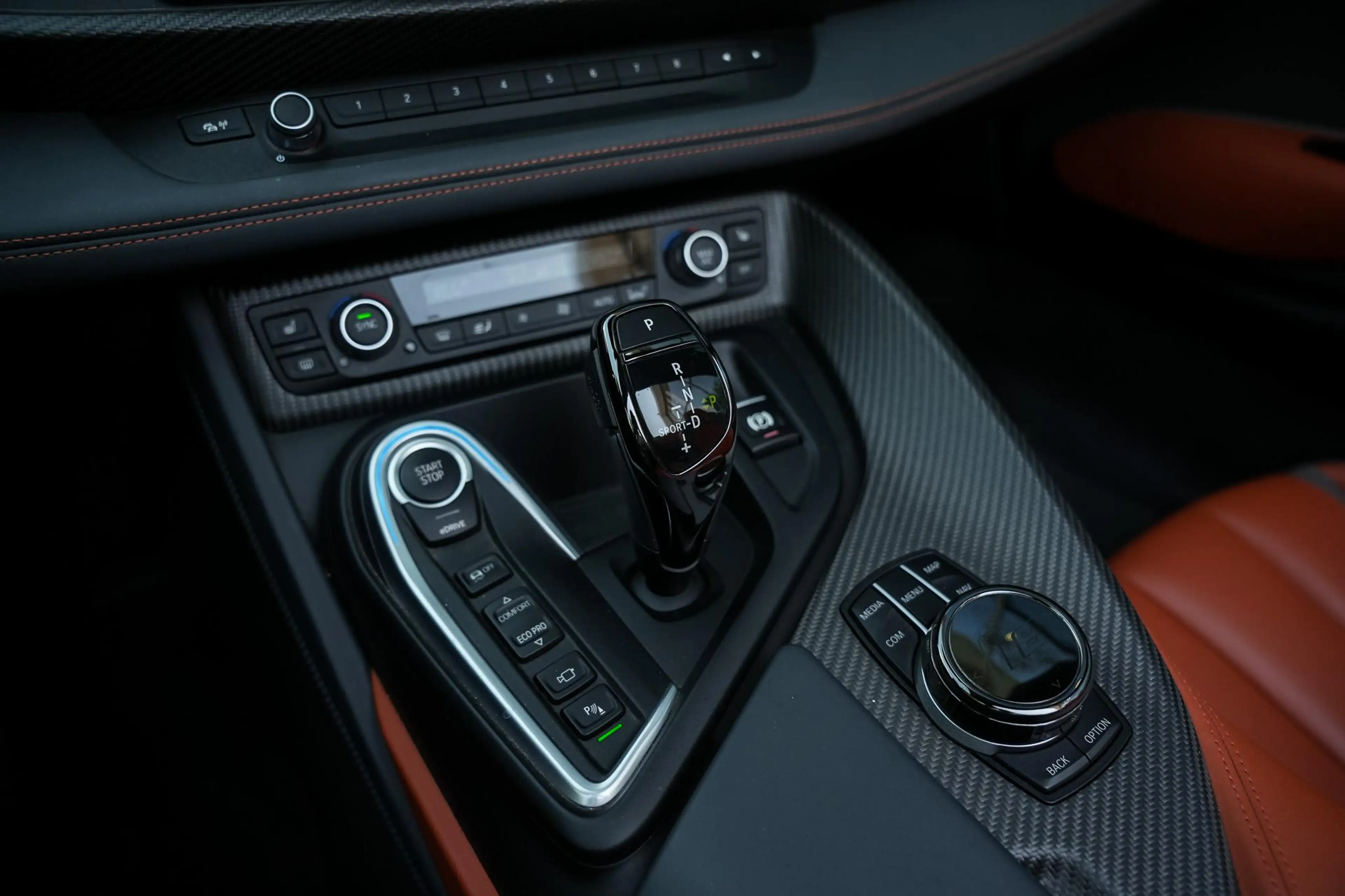 BMW i8 Roadster 1.5 | BMW Individual Donington Grau metal — photo 21