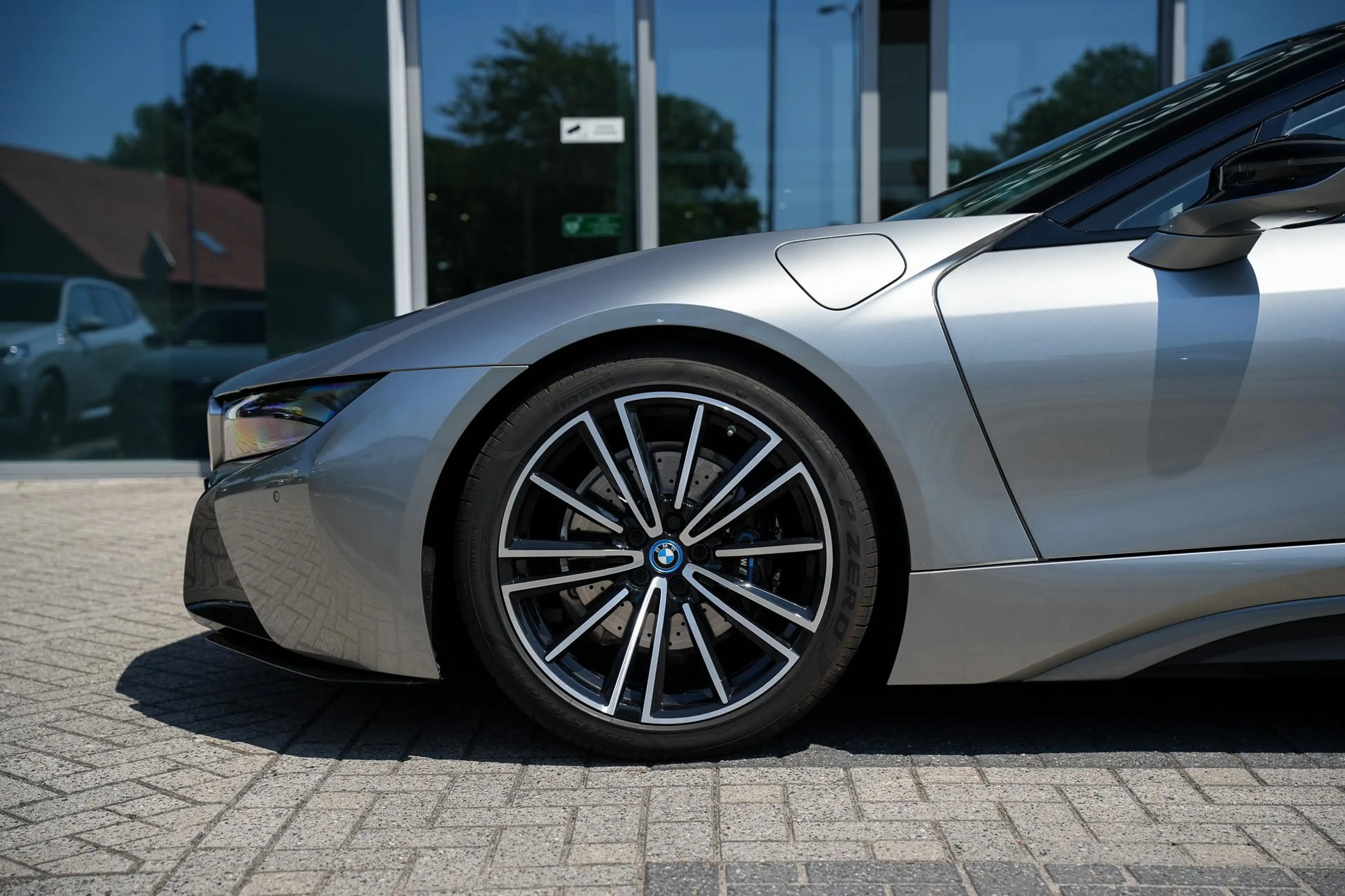BMW i8 Roadster 1.5 | BMW Individual Donington Grau metal — photo 7