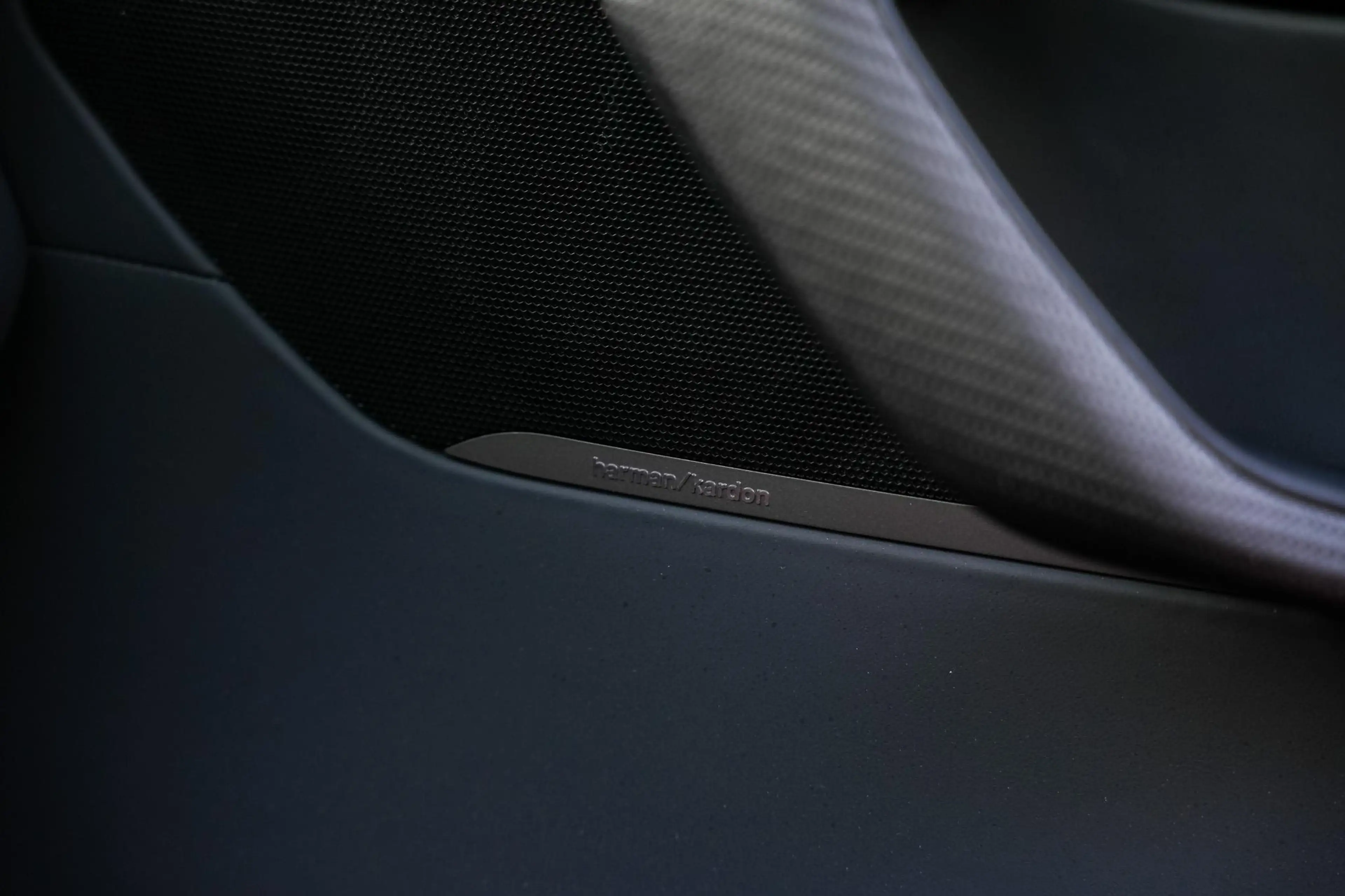 BMW i8 Roadster 1.5 | BMW Individual Donington Grau metal — photo 18