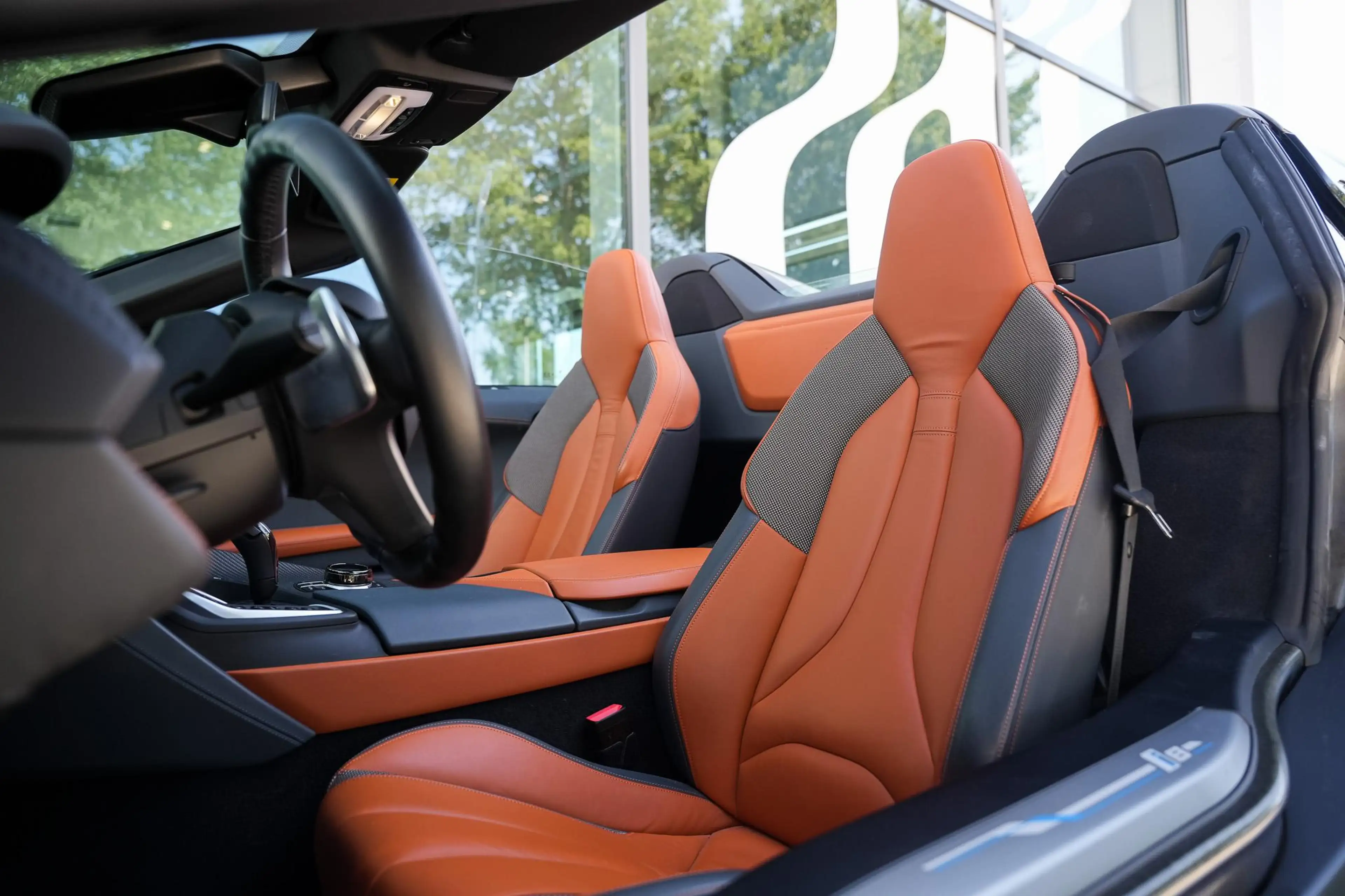 BMW i8 Roadster 1.5 | BMW Individual Donington Grau metal — photo 6