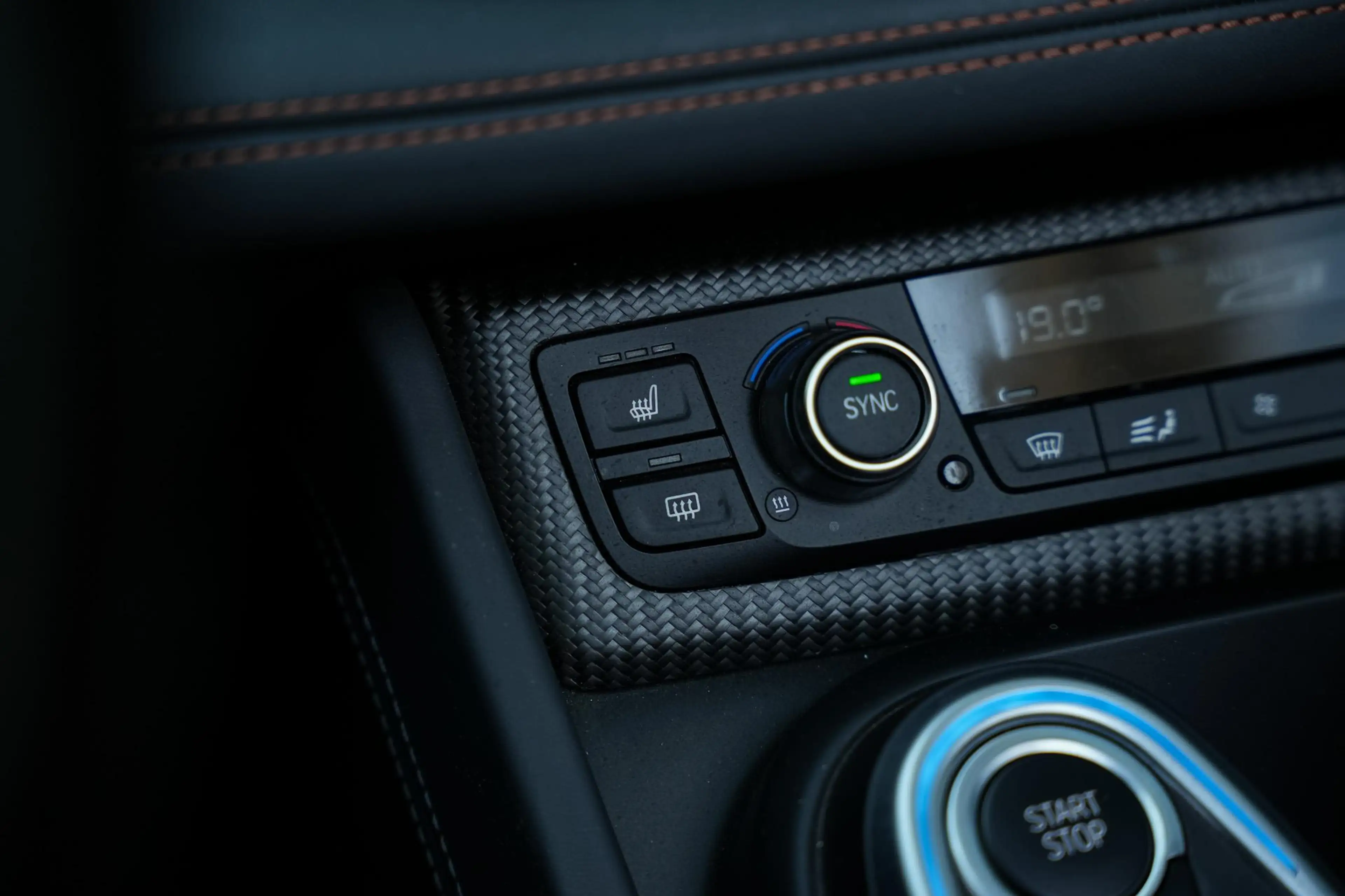 BMW i8 Roadster 1.5 | BMW Individual Donington Grau metal — photo 17