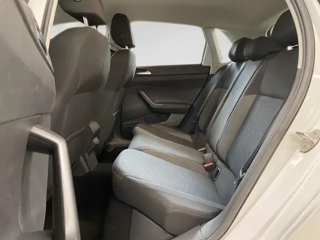 Volkswagen Polo view 8