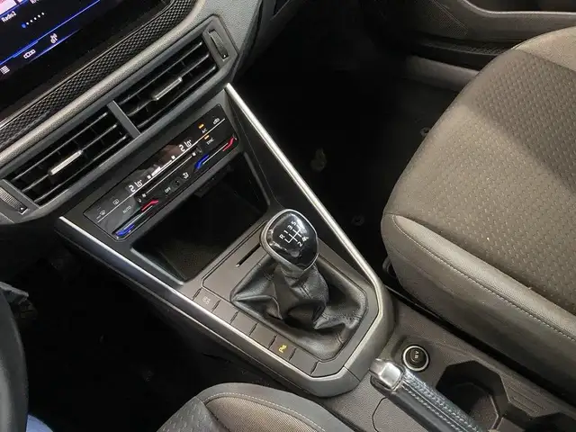 Volkswagen Polo view 11
