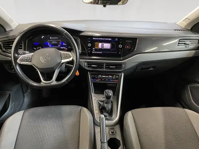 Volkswagen Polo view 6