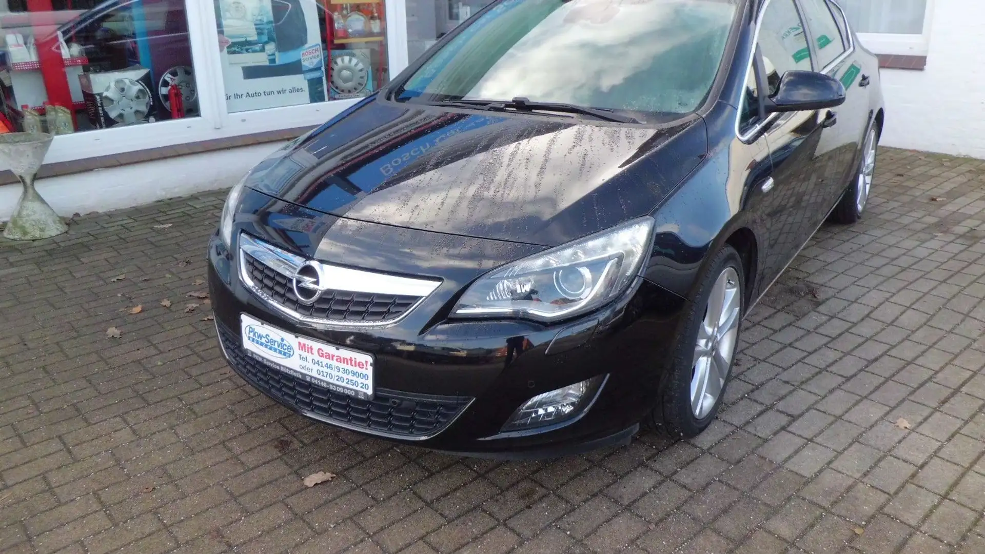 Opel Astra J Lim. 5-trg. Sport Schwarz - 1