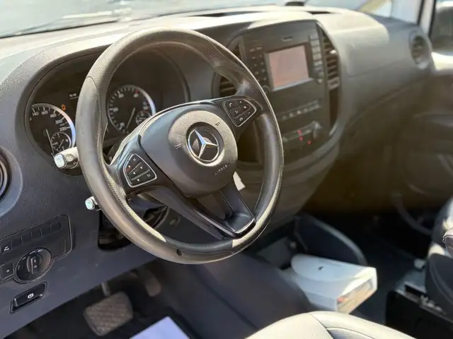 Mercedes-Benz Vito view 14