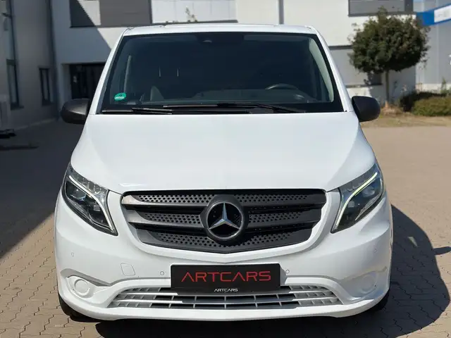 Mercedes-Benz Vito view 2