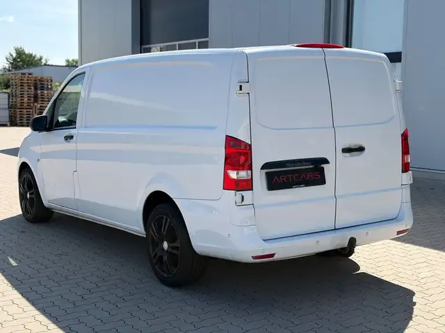 Mercedes-Benz Vito view 5