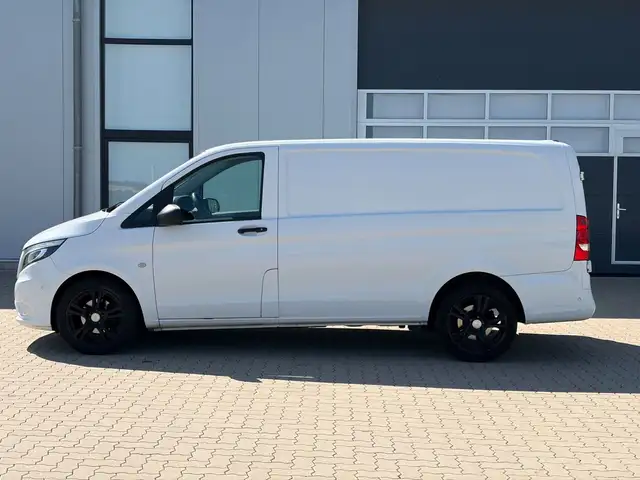 Mercedes-Benz Vito view 4