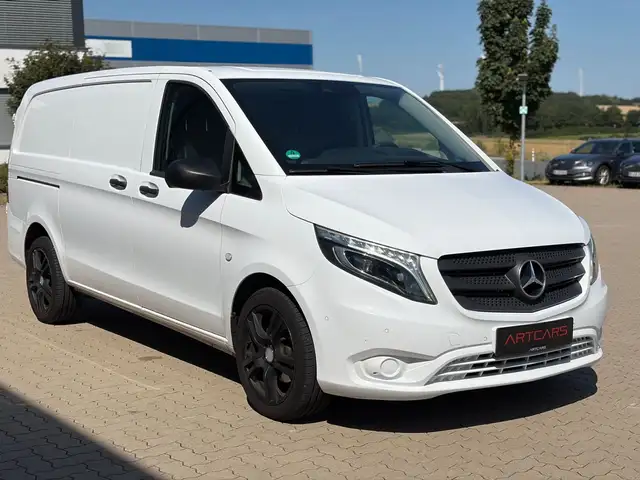 Mercedes-Benz Vito view 3