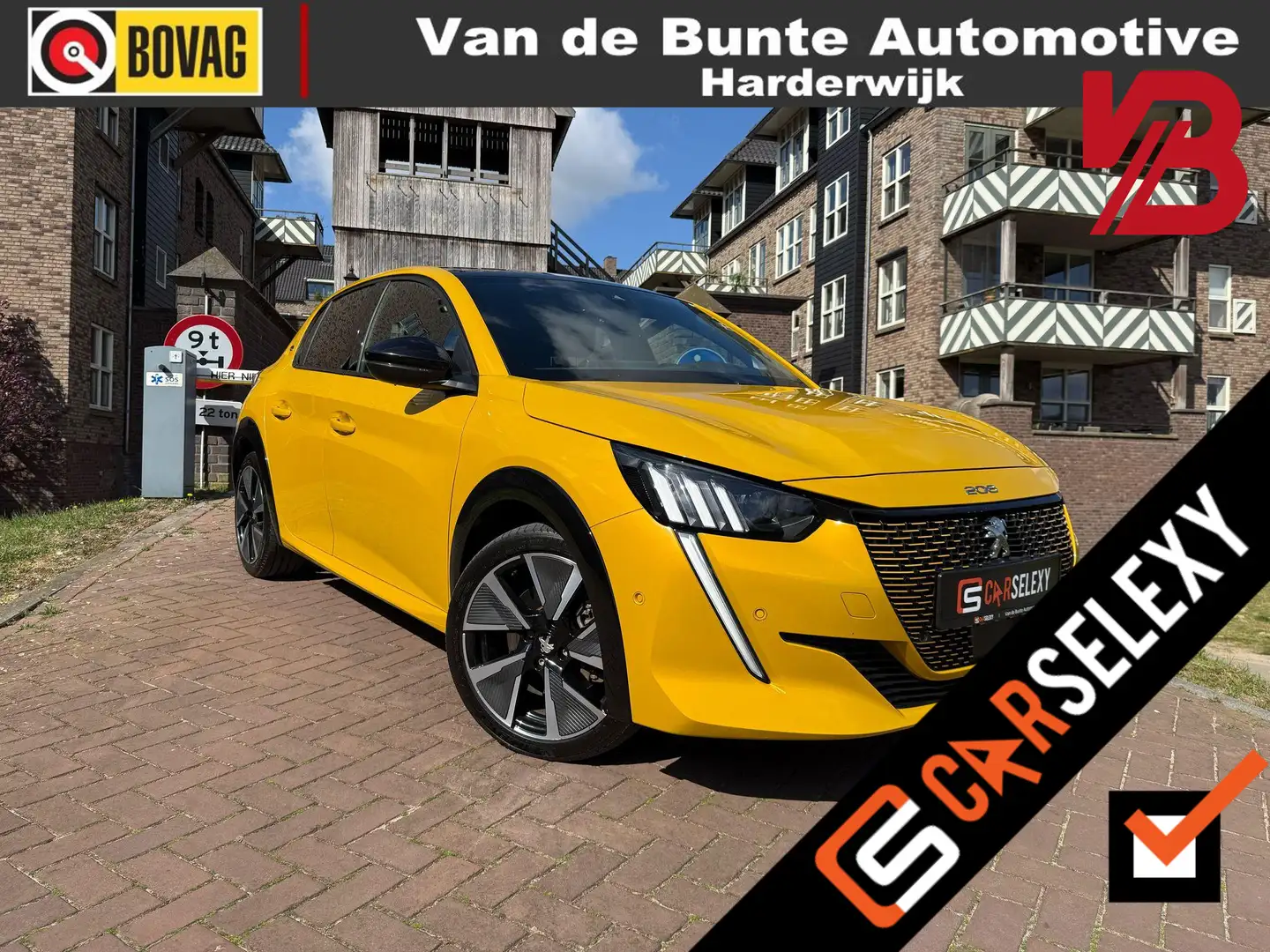 Peugeot e-208 EV GT 50 kWh *3 Fase & Winter Pack* Geel - 1