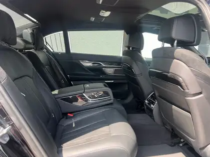 Annonce voiture d'occasion BMW 740 - CARADIZE