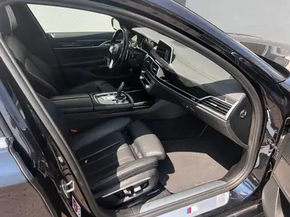 Annonce voiture d'occasion BMW 740 - CARADIZE
