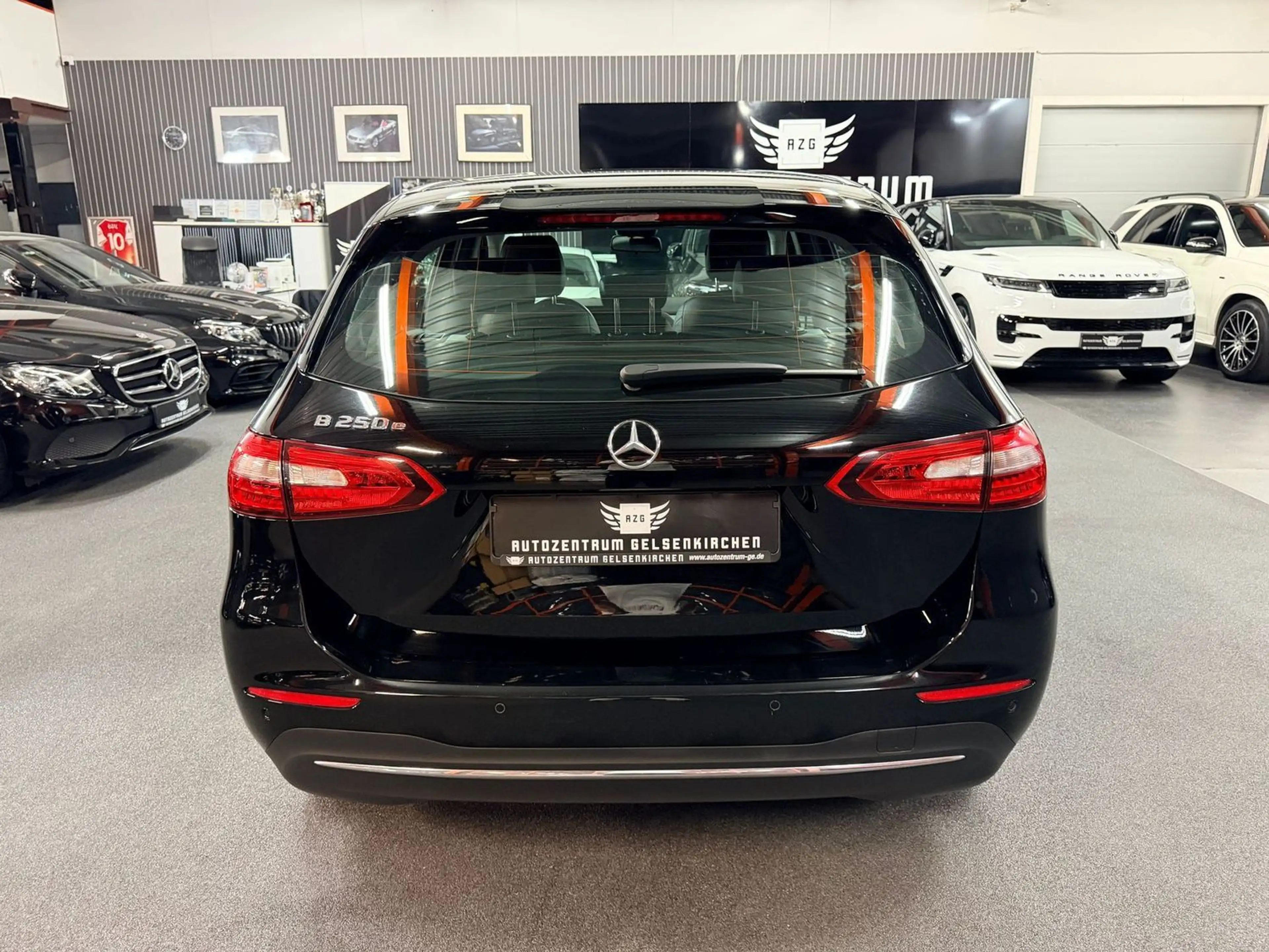 Mercedes-Benz B 250 e Style MBUX/NAVI/PARK-ASSIST/EASY-PACK — photo 10