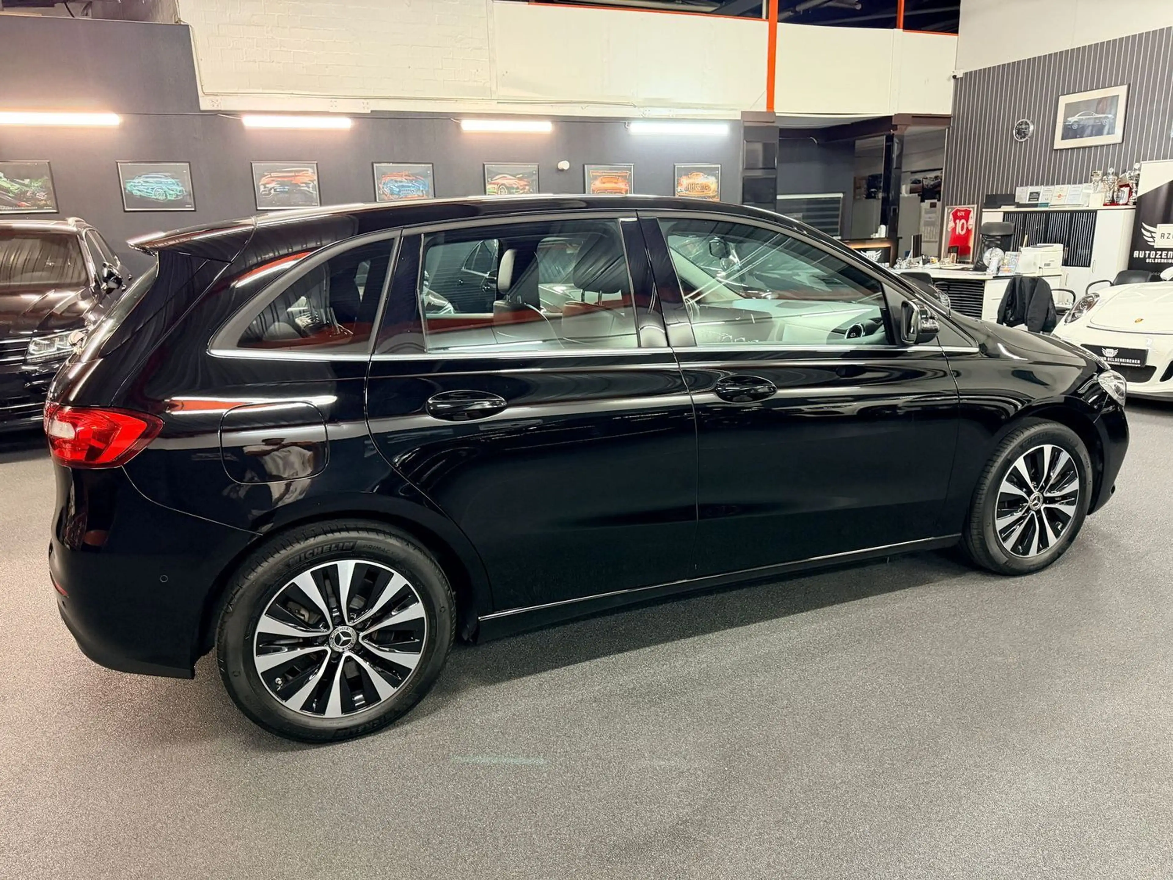 Mercedes-Benz B 250 e Style MBUX/NAVI/PARK-ASSIST/EASY-PACK — photo 12