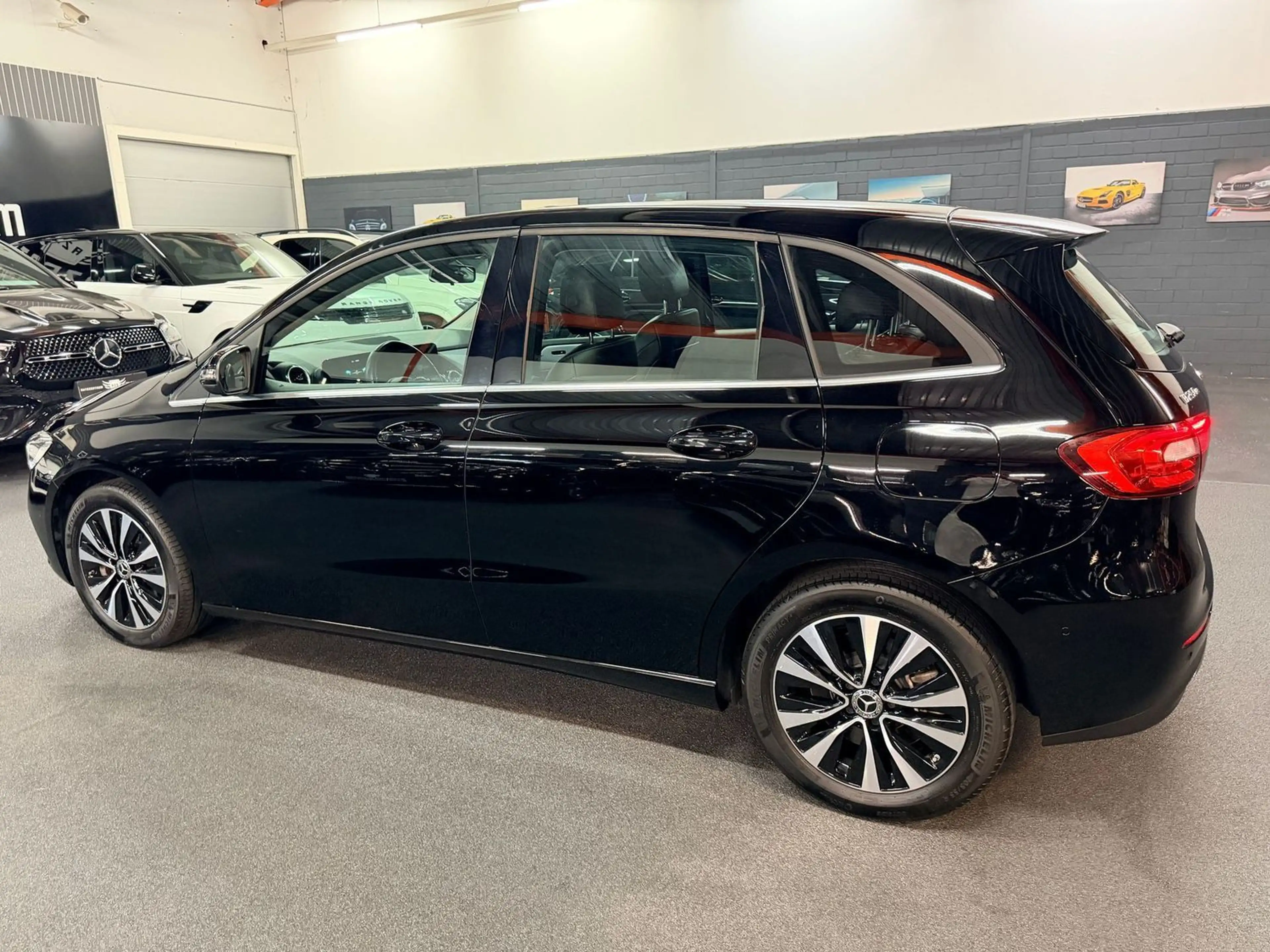 Mercedes-Benz B 250 e Style MBUX/NAVI/PARK-ASSIST/EASY-PACK — photo 8