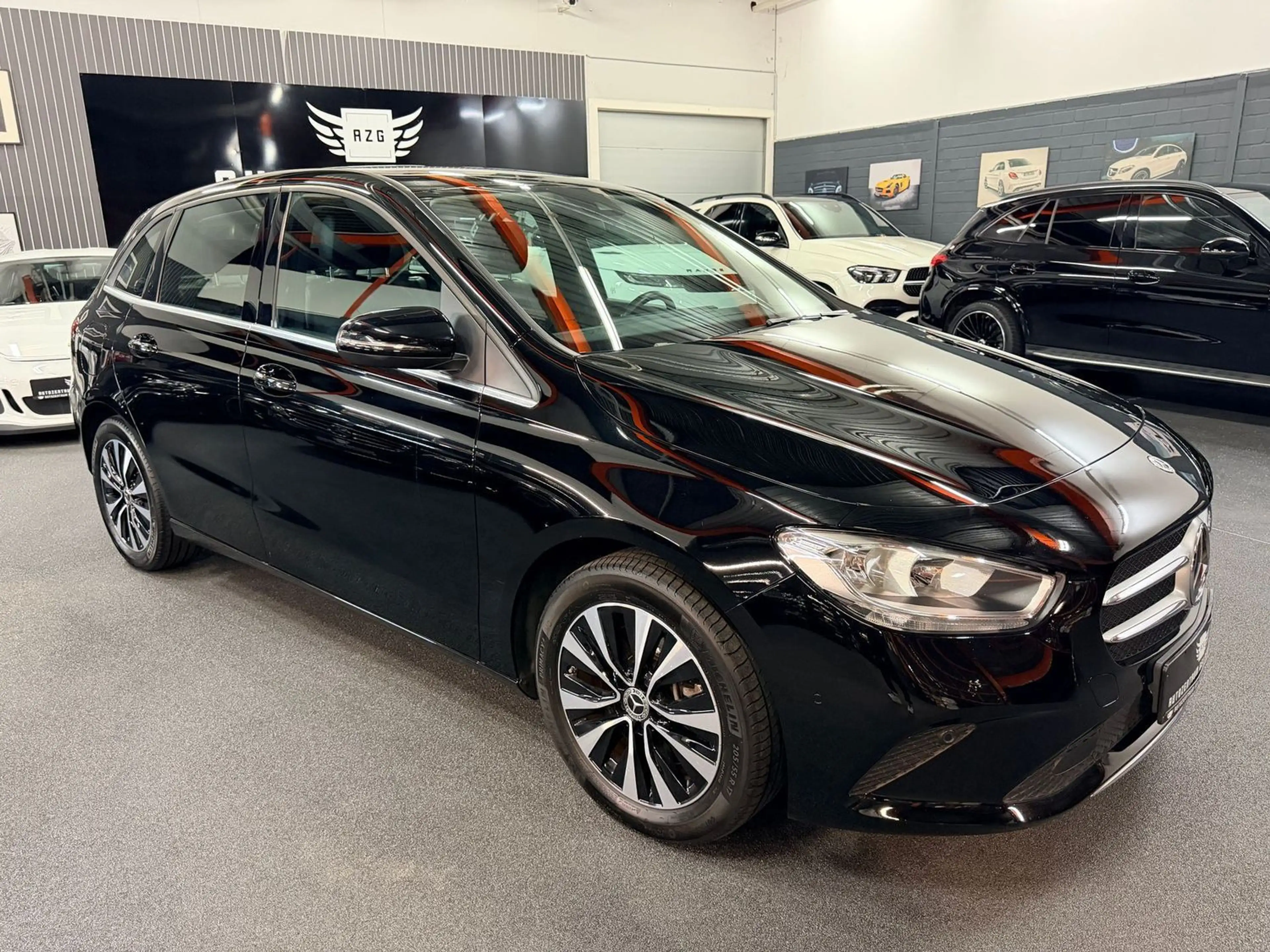 Mercedes-Benz B 250 e Style MBUX/NAVI/PARK-ASSIST/EASY-PACK — photo 5