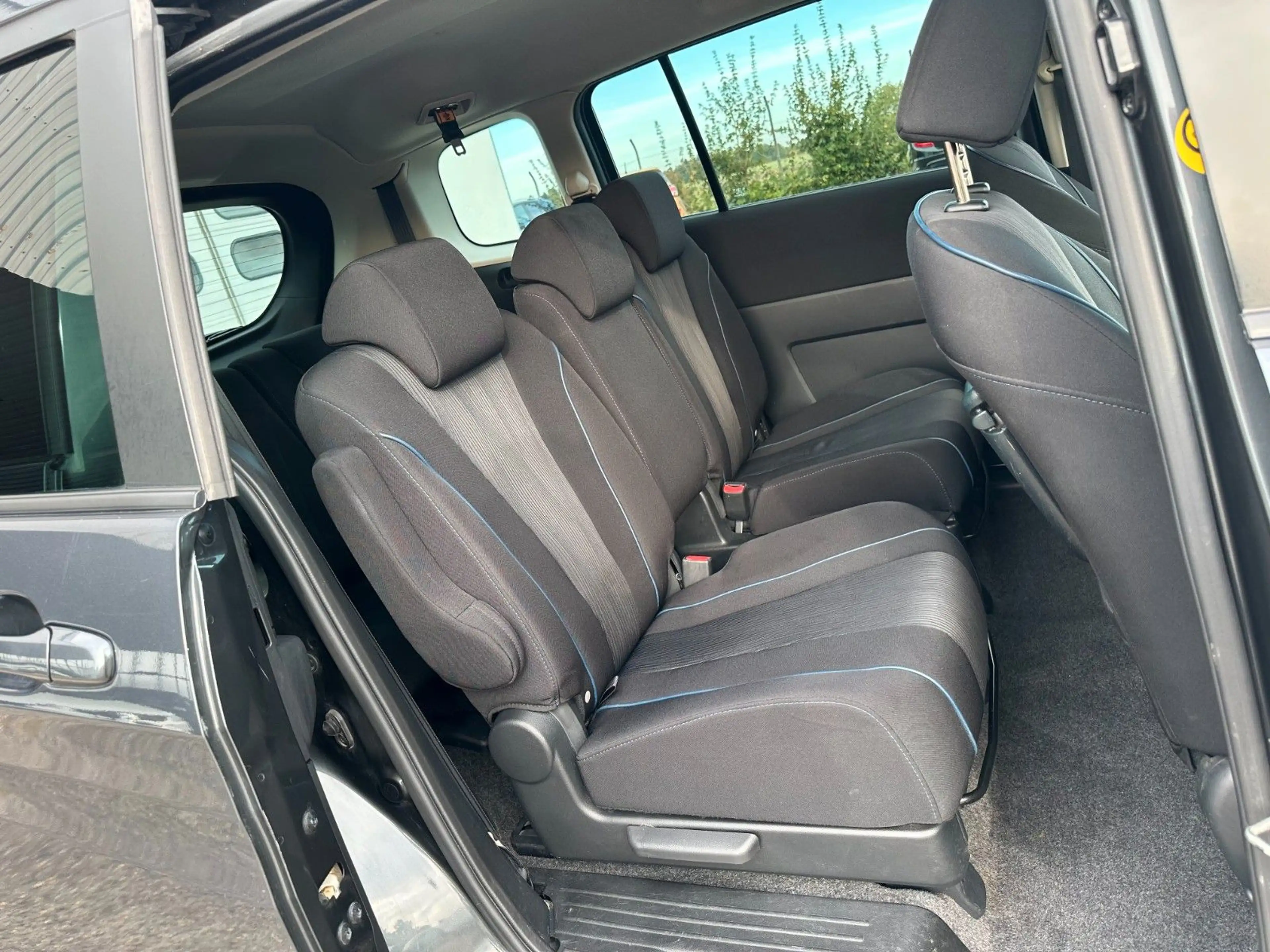 Mazda 5 Center-Line / 7 Sitzer / Xenon / SHZ — photo 21