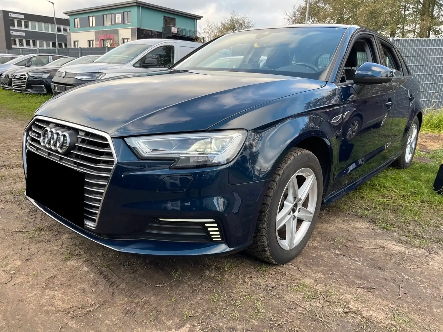 Audi A3 SB 40 e-tron KEYLESS-GO LED NAVI PDC TEMPO Blau - 1