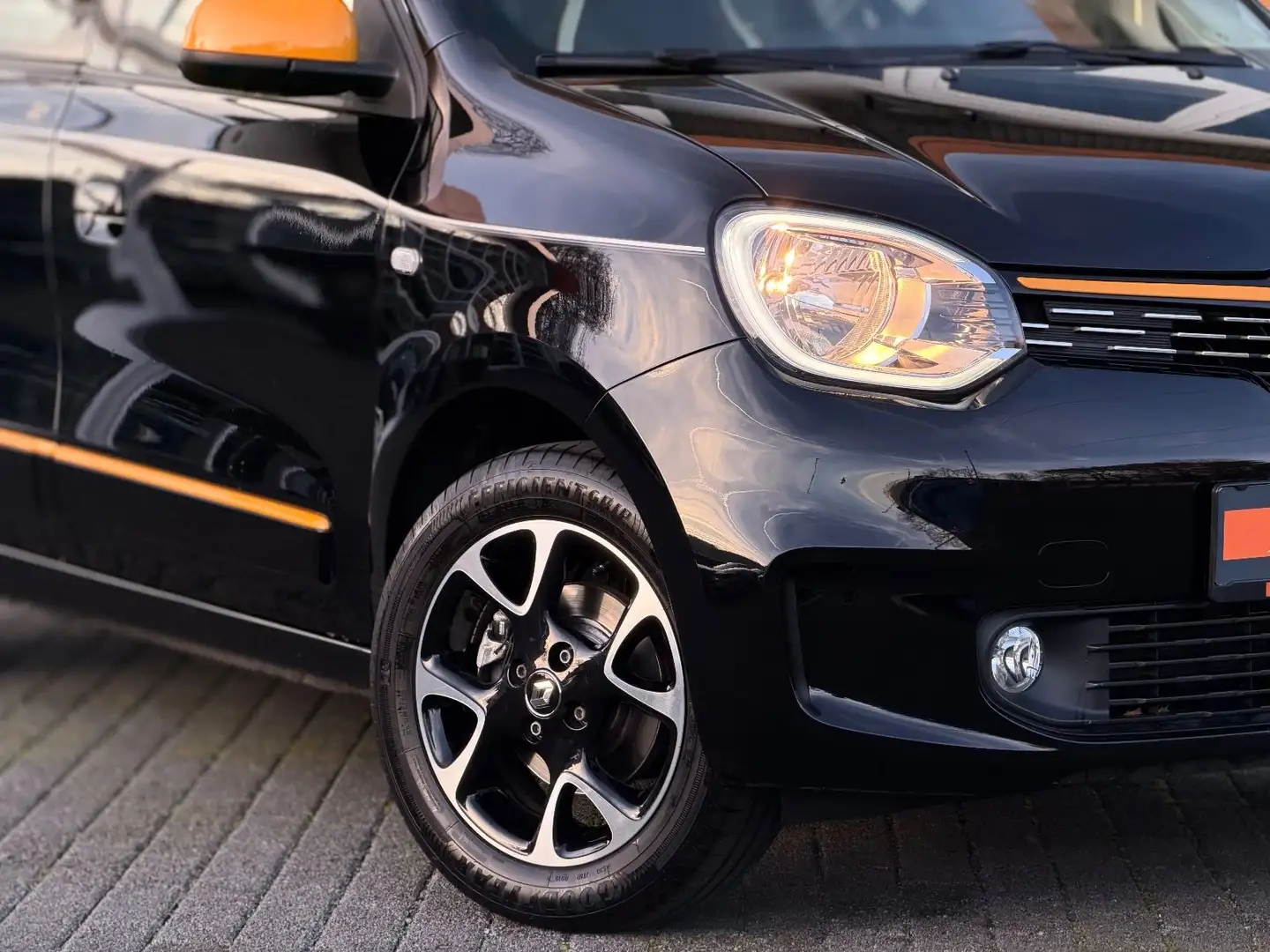 Renault Twingo Intens 1.Hd*Temp*Bluetooth*Pdc*Garagen-Fz Schwarz - 2