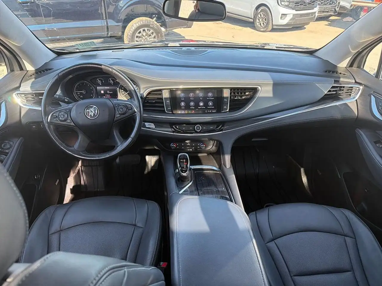 Buick Enclave снимка Buick Enclave