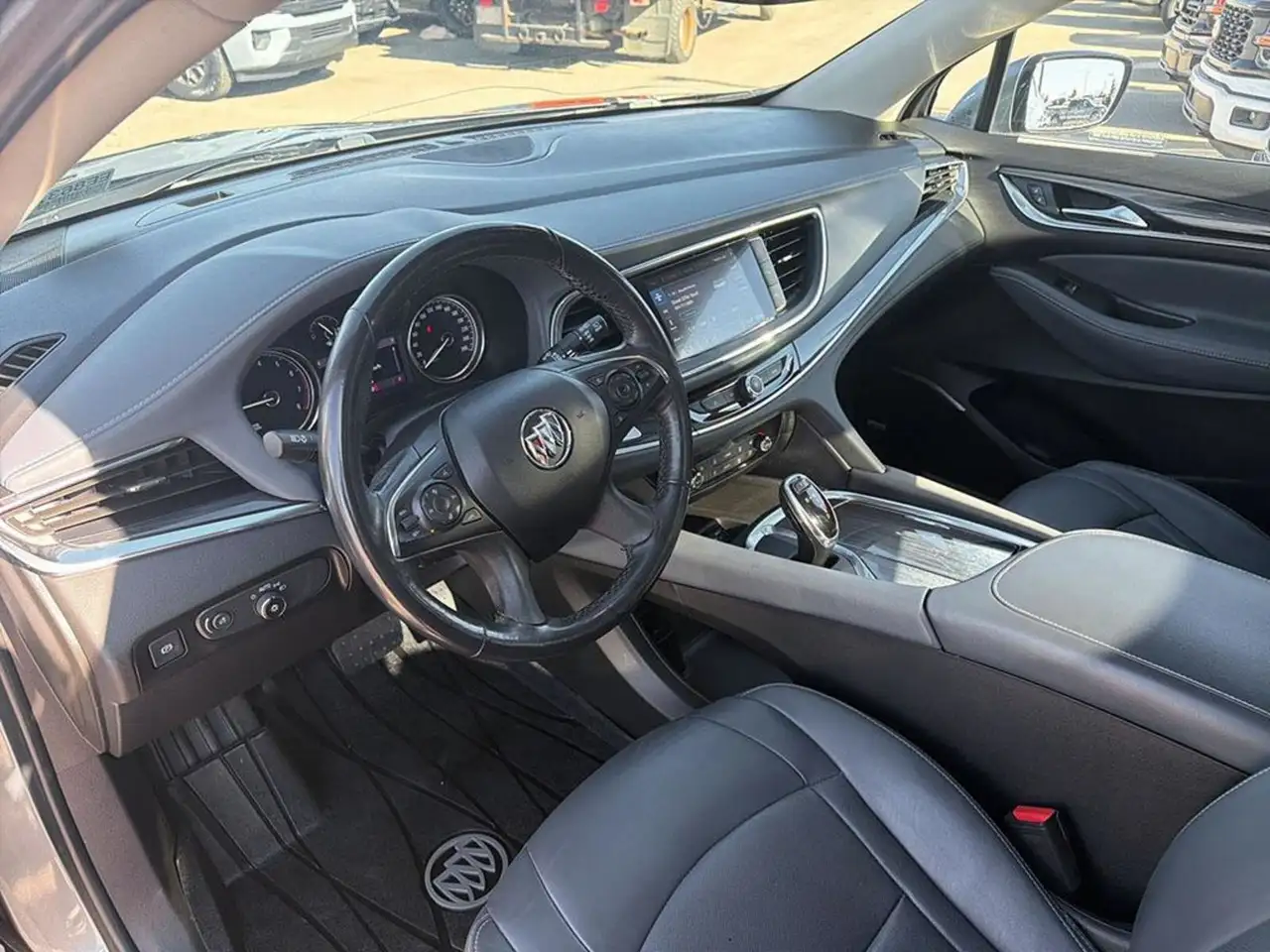 Buick Enclave снимка Buick Enclave