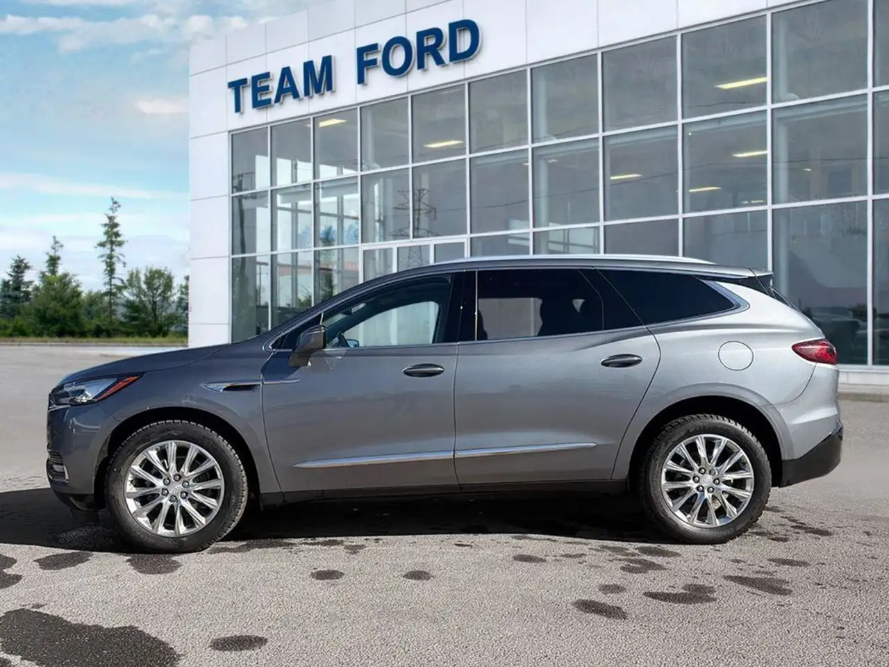 Buick Enclave снимка Buick Enclave