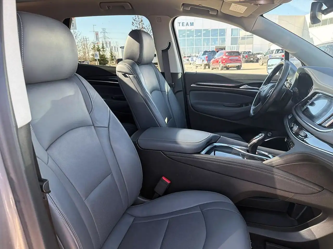 Buick Enclave снимка Buick Enclave
