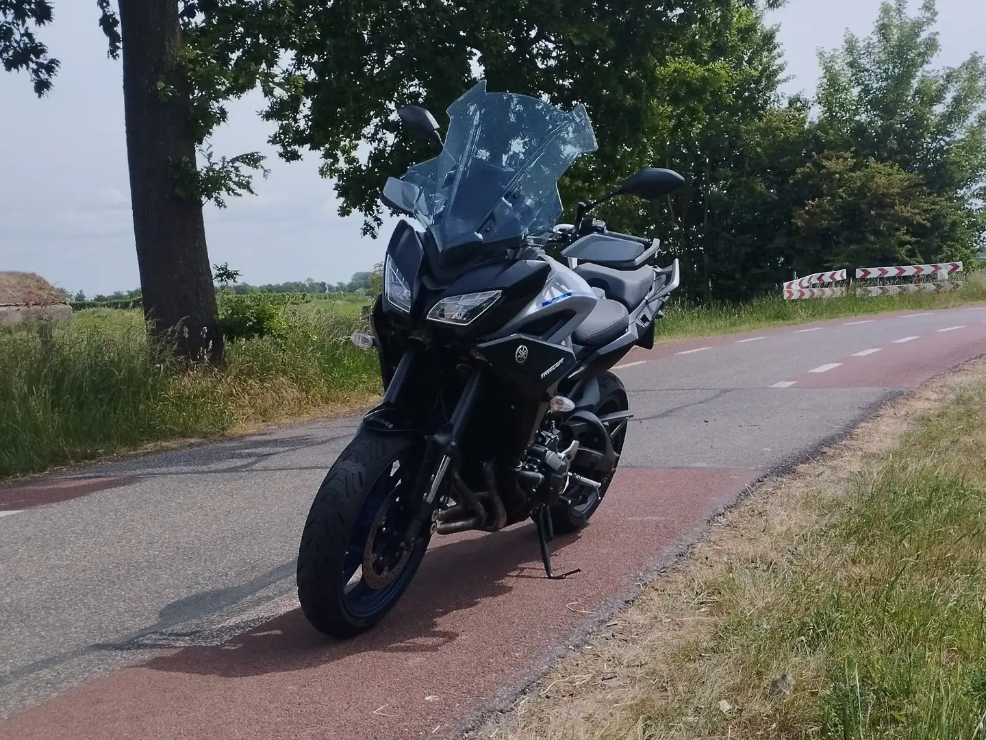 Yamaha Tracer 900 Grau - 2