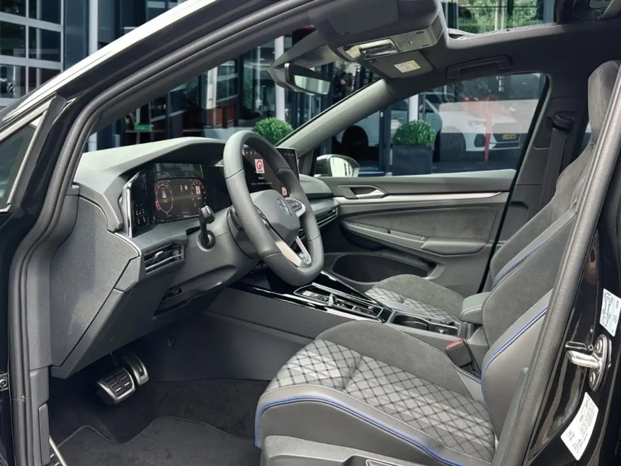 Volkswagen Golf 1.5 eTSI R-LINE PANO-DAK/CAMERA/NAVI/CARPLAY/ACC/S, миниатюра 11