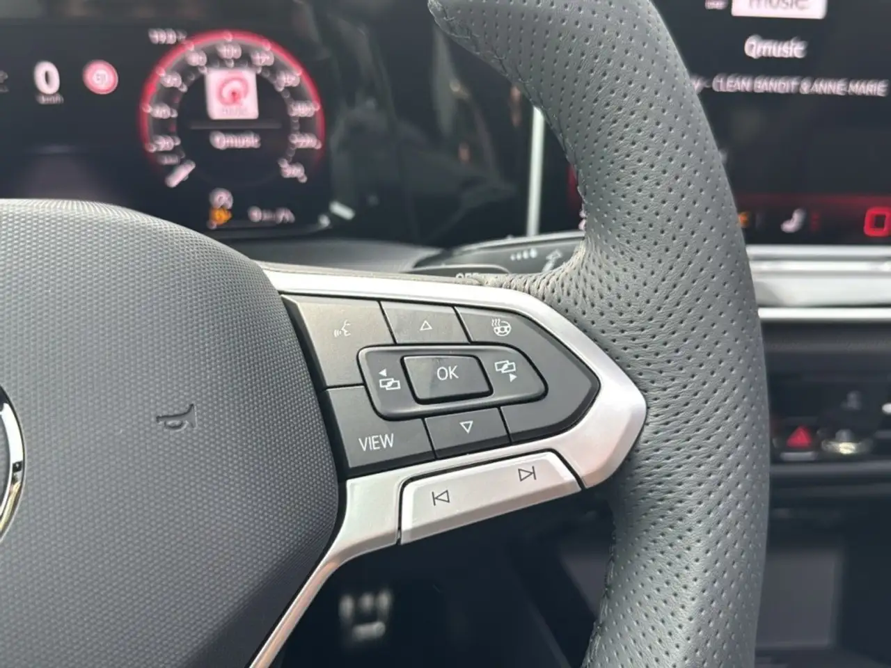 Volkswagen Golf 1.5 eTSI R-LINE PANO-DAK/CAMERA/NAVI/CARPLAY/ACC/S, миниатюра 17