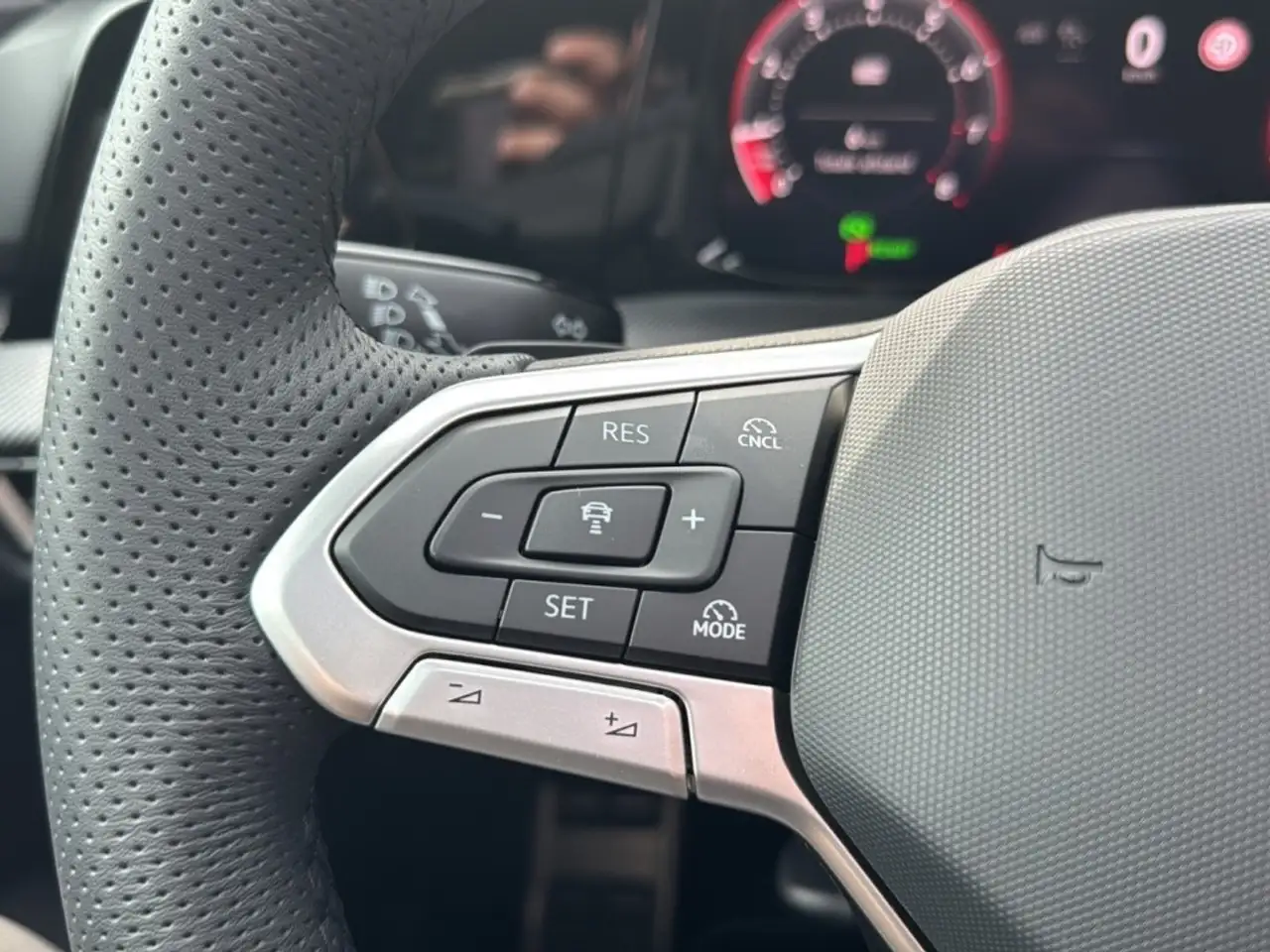 Volkswagen Golf 1.5 eTSI R-LINE PANO-DAK/CAMERA/NAVI/CARPLAY/ACC/S, миниатюра 16