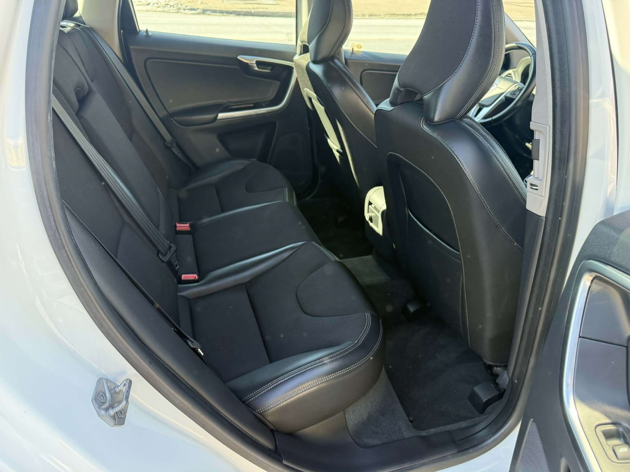 2015 Volvo XC60 T5 thumb 20