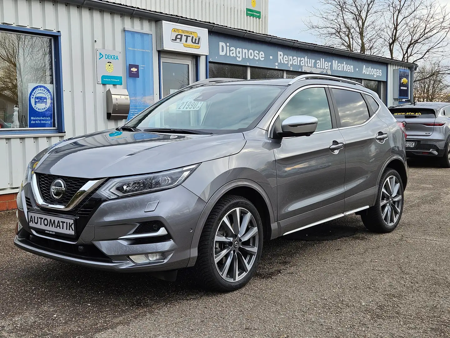 Nissan Qashqai 1.3 Automatik Tekna+ Navi, Kamera, Panorama, AHK Grau - 1