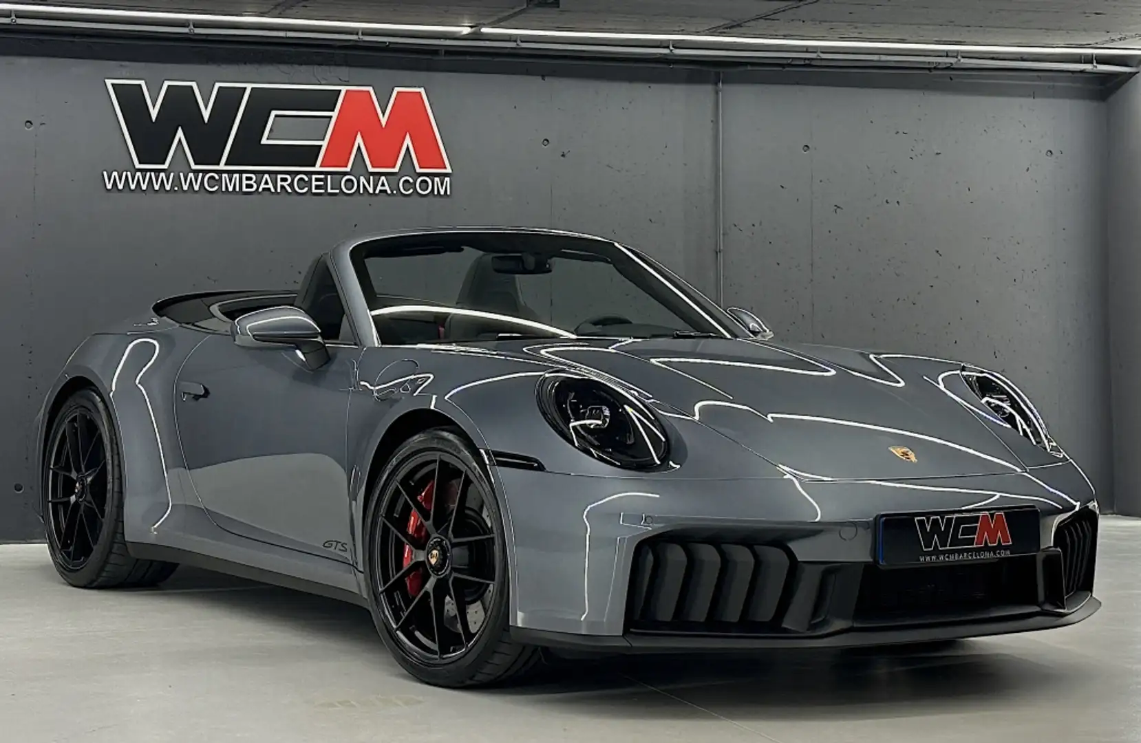 Porsche 992 Carrera 4 GTS Cabriolet Gris - 1