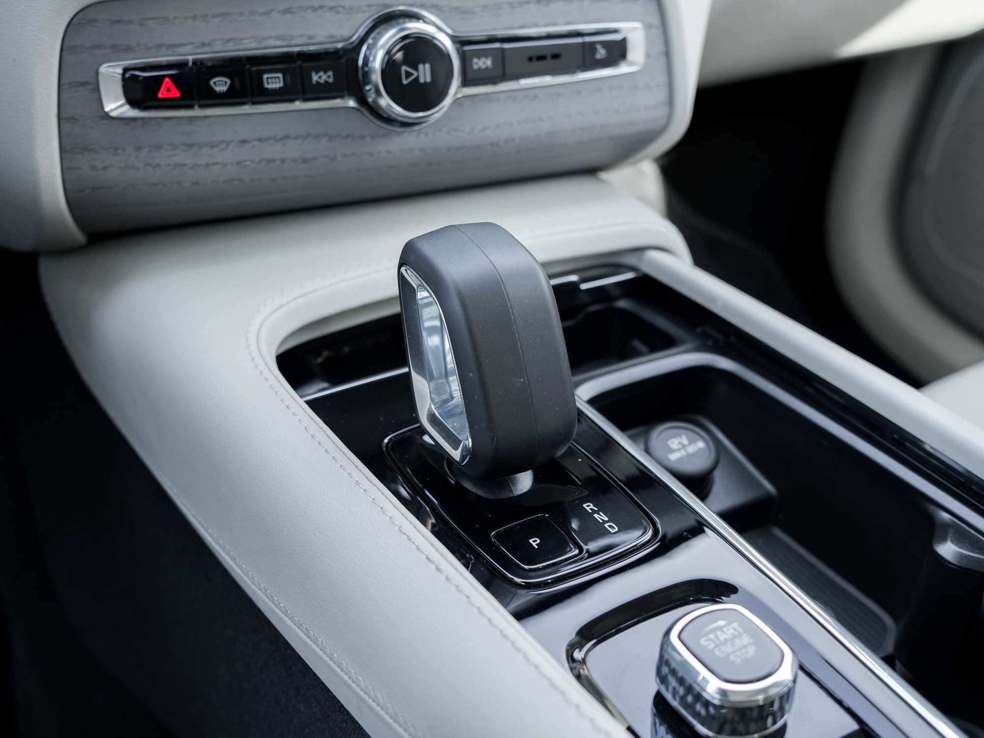 2024 Volvo XC90 B6 AWD PLUS 7-Seater |OFF LEASE |ONE OWNER |CPO thumb 16