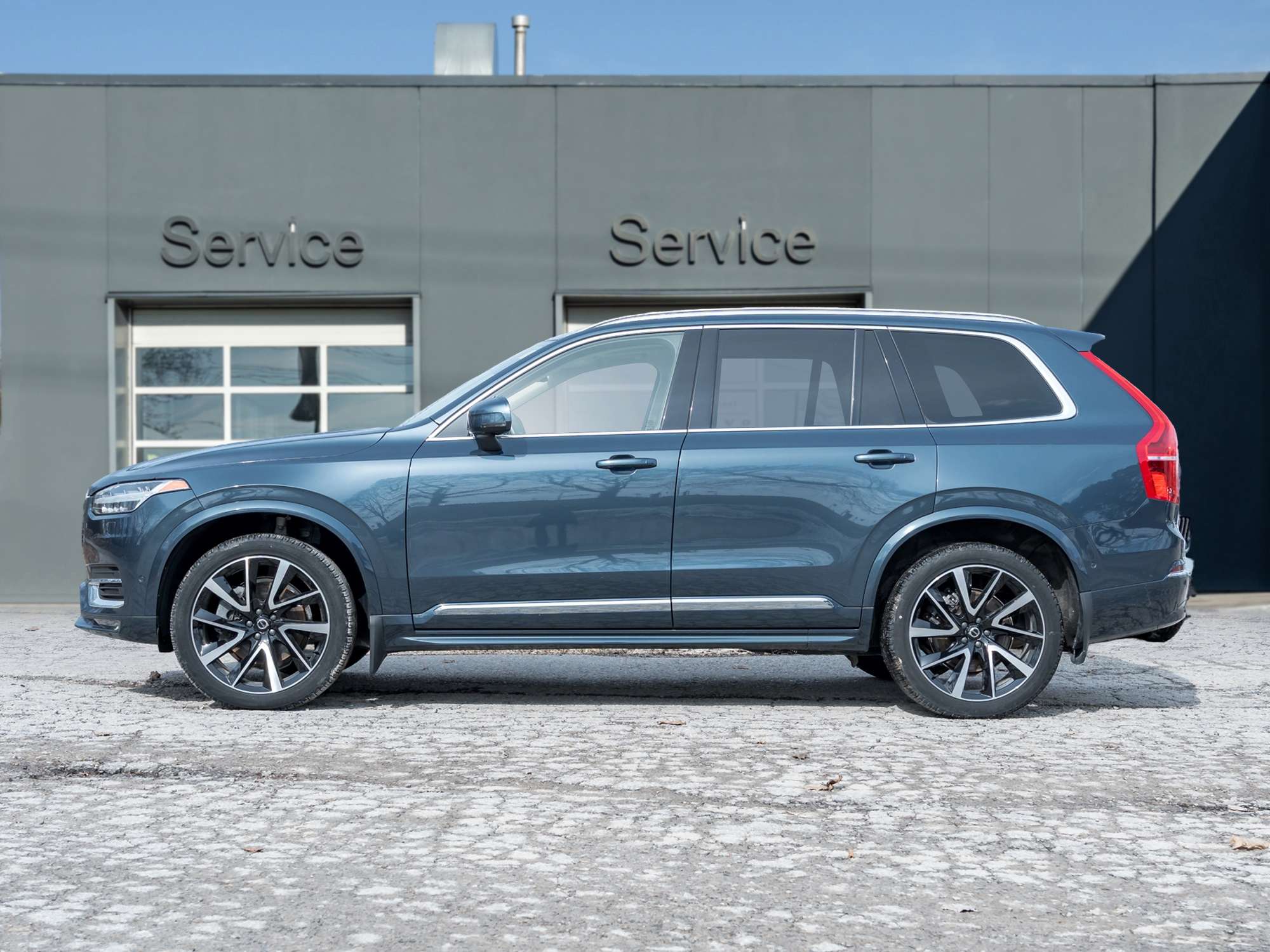 2024 Volvo XC90 B6 AWD PLUS 7-Seater |OFF LEASE |ONE OWNER |CPO alt 3