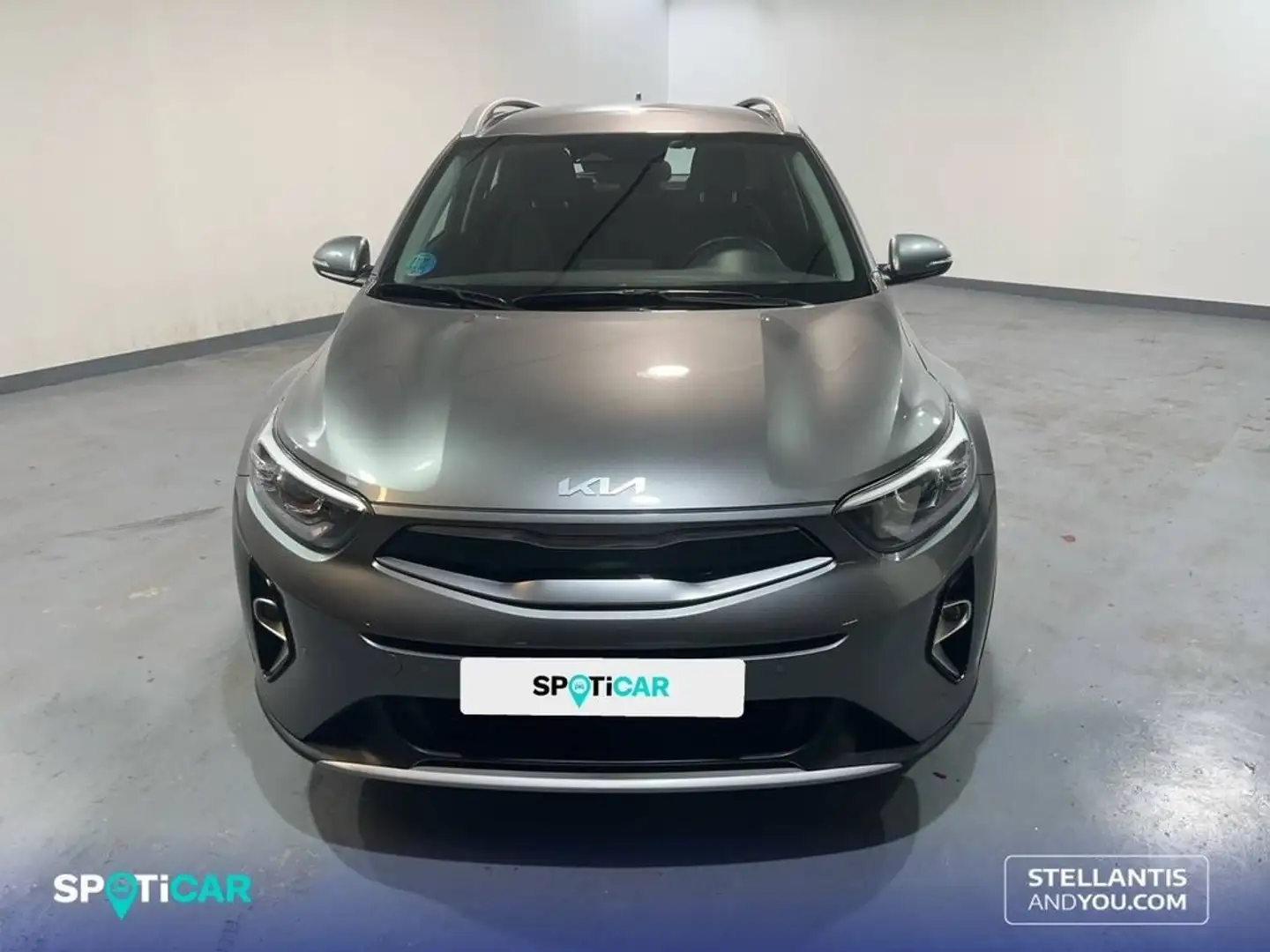 Kia Stonic 1.0 T-GDi 74kW (100CV) MHEV MT Drive Gris - 2