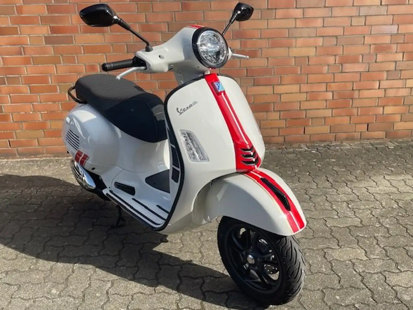 Vespa GTS Super Sport 300 Keyless, ABS/ASR, Racing 60 Design Alb - 1