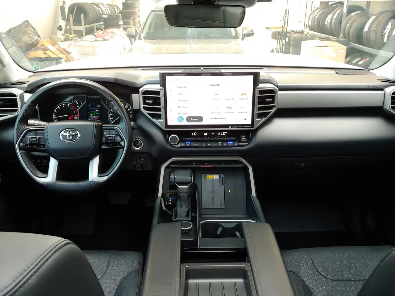 Toyota Tundra снимка Toyota Tundra