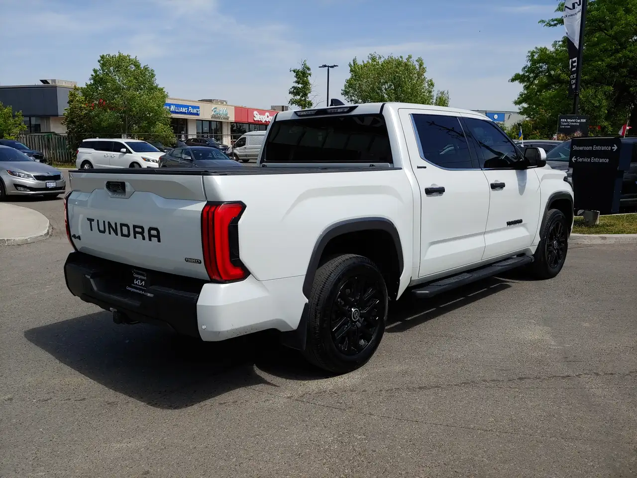 Toyota Tundra снимка Toyota Tundra