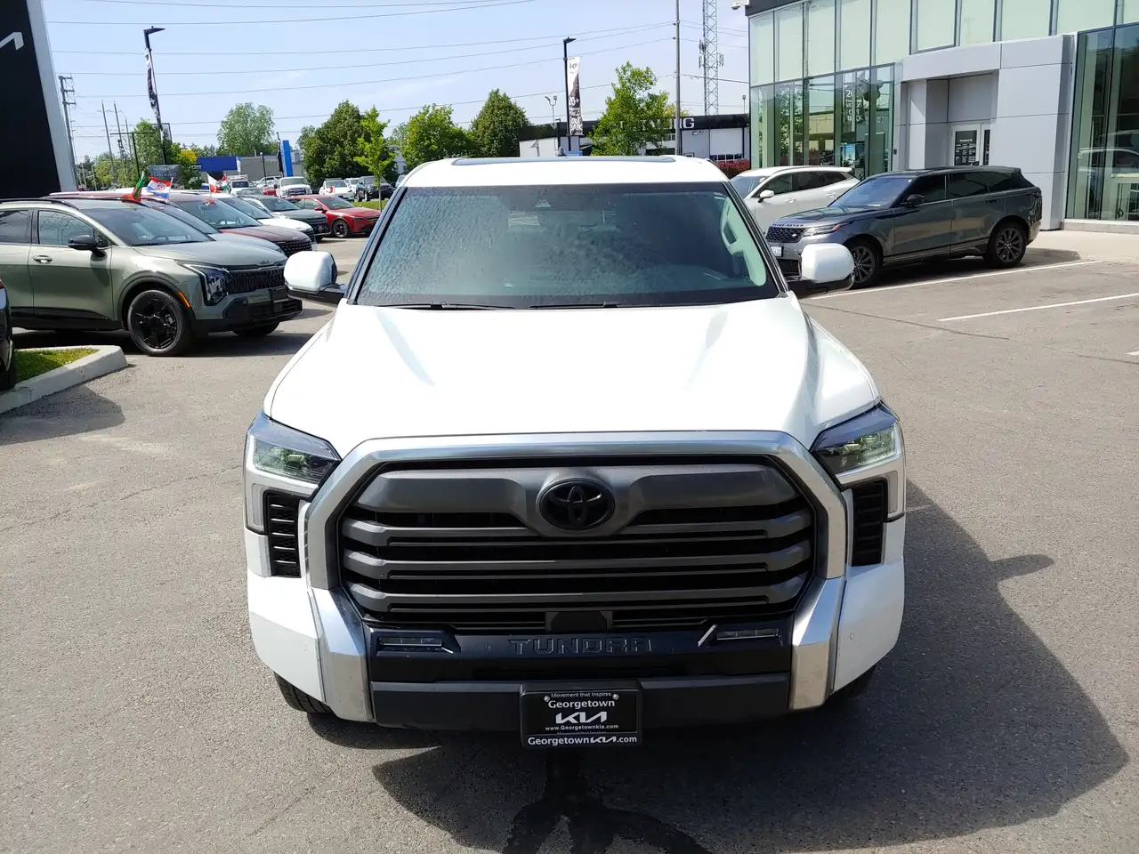 Toyota Tundra снимка Toyota Tundra