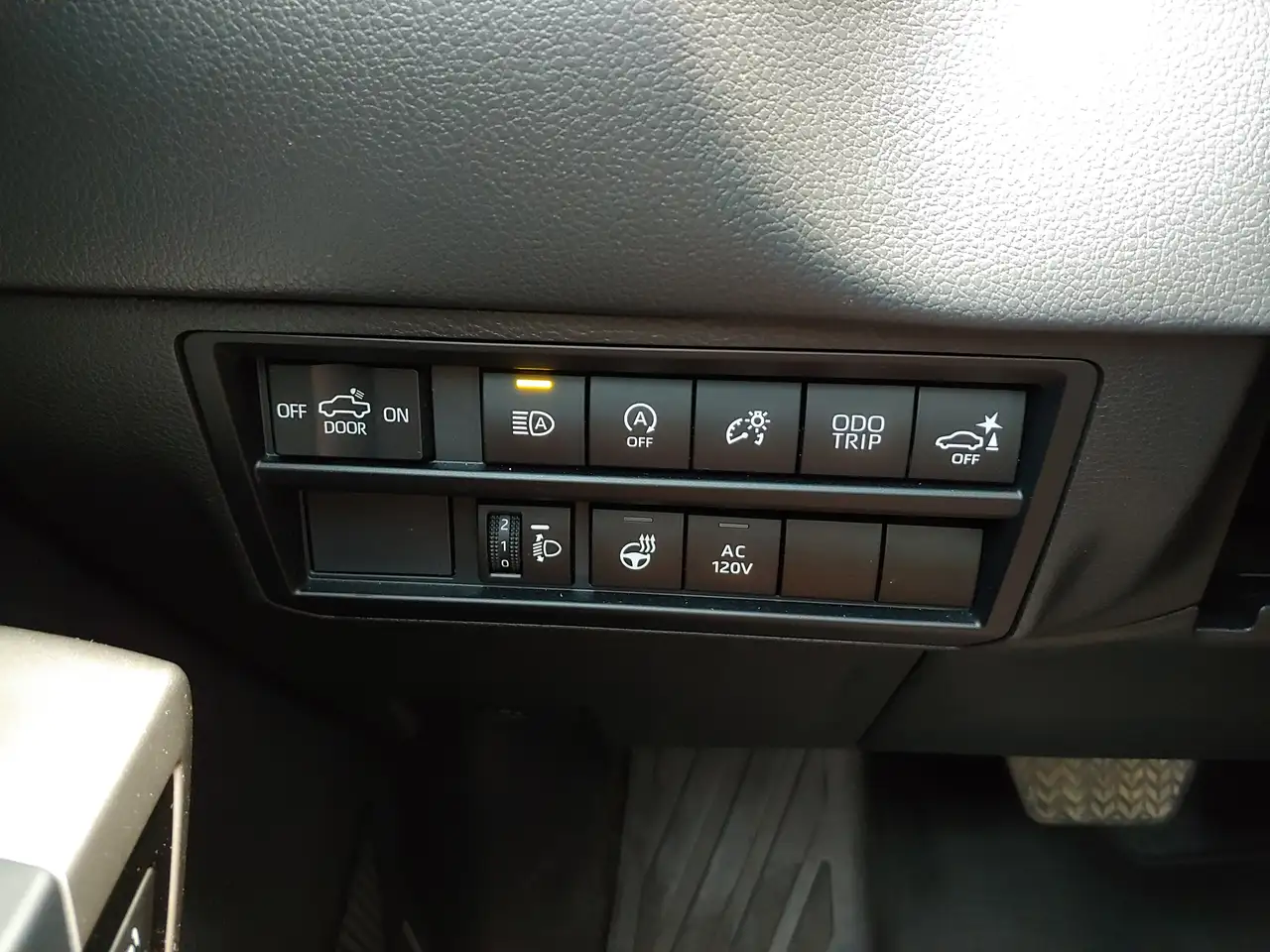 Toyota Tundra снимка Toyota Tundra