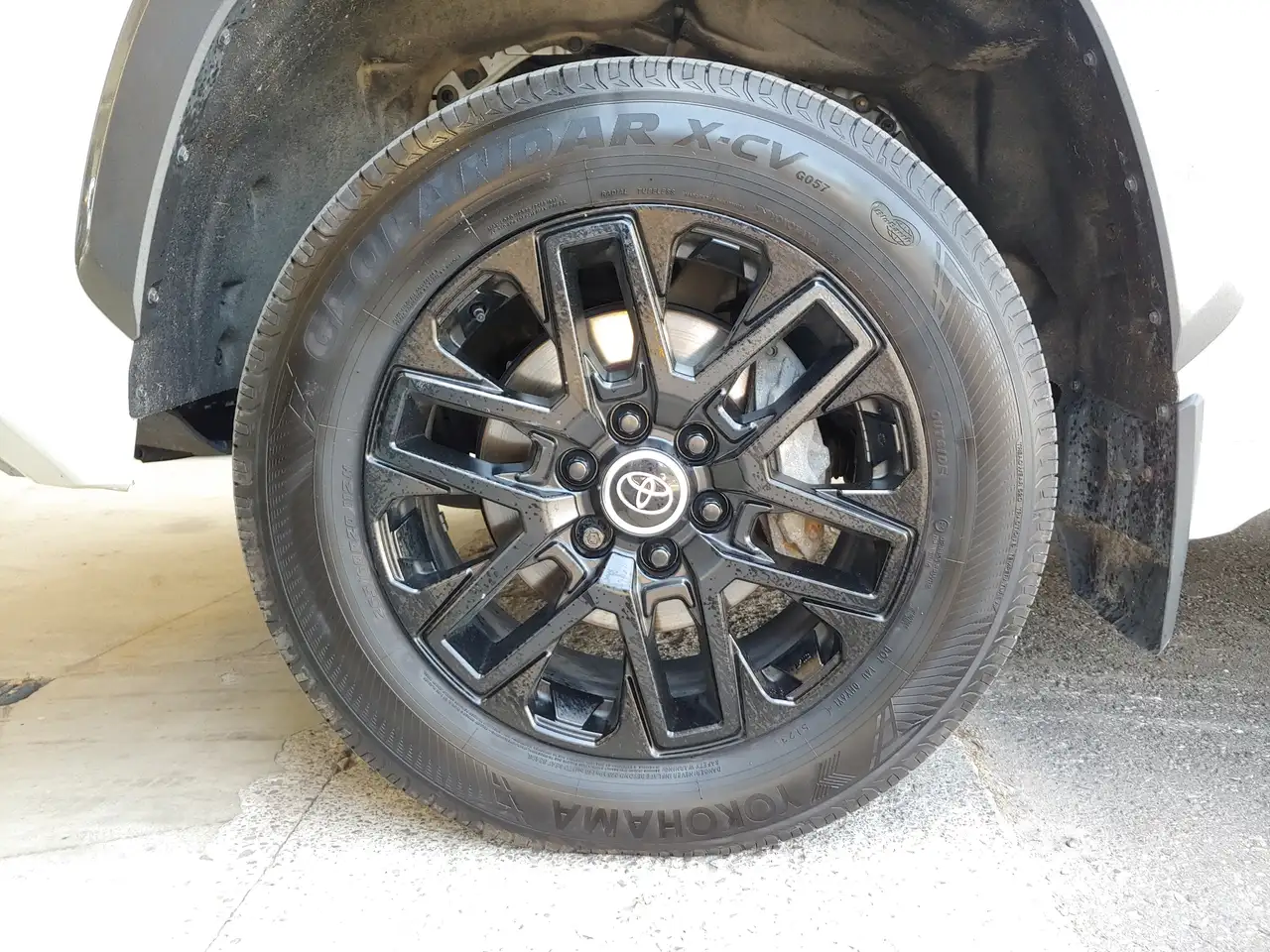 Toyota Tundra снимка Toyota Tundra
