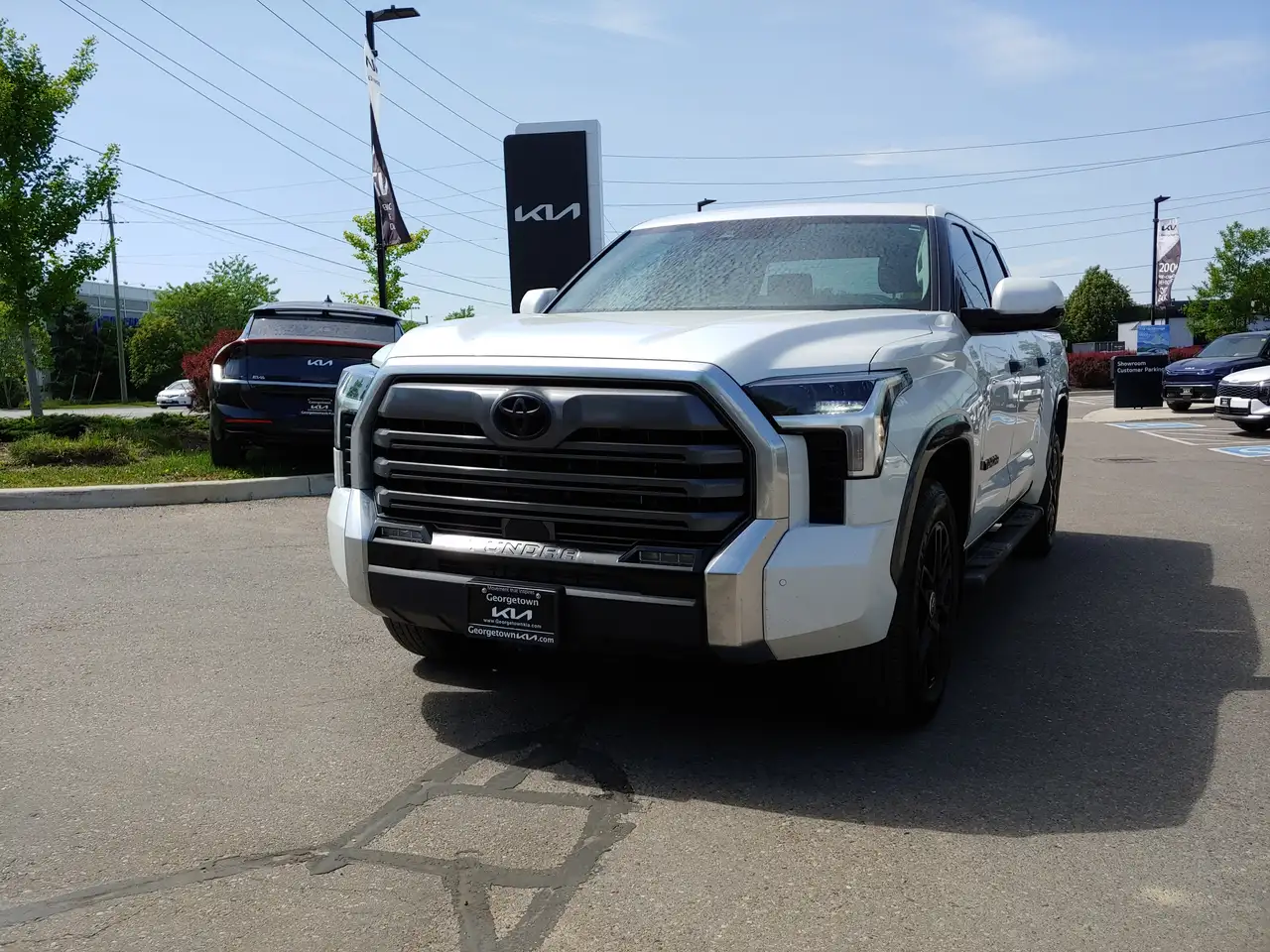Toyota Tundra снимка Toyota Tundra