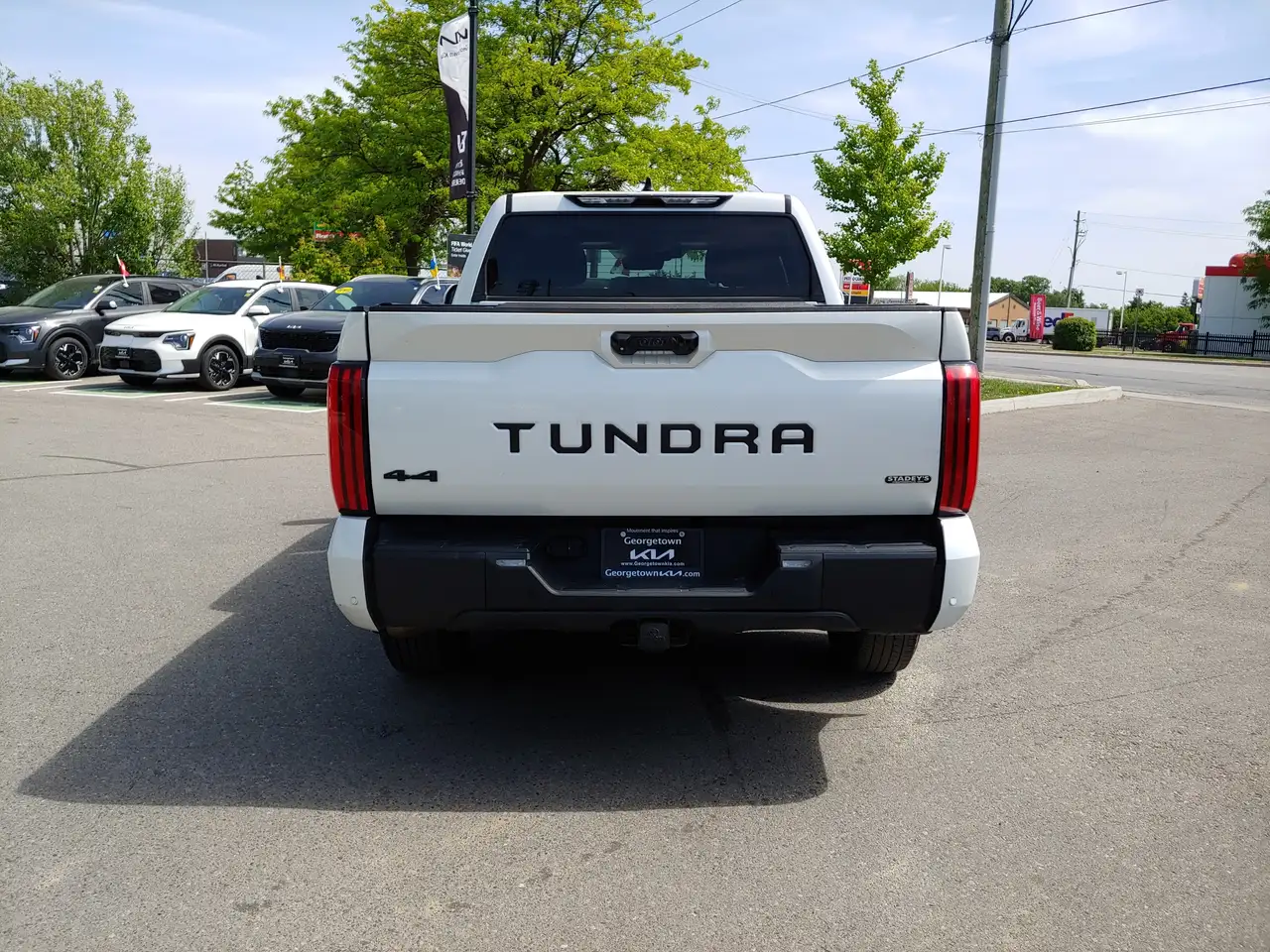 Toyota Tundra снимка Toyota Tundra